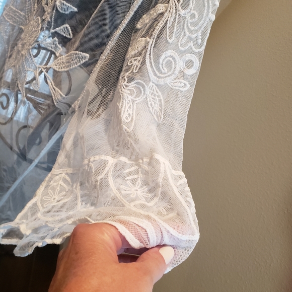 White Lily Cover Up - Picture 7 of 11